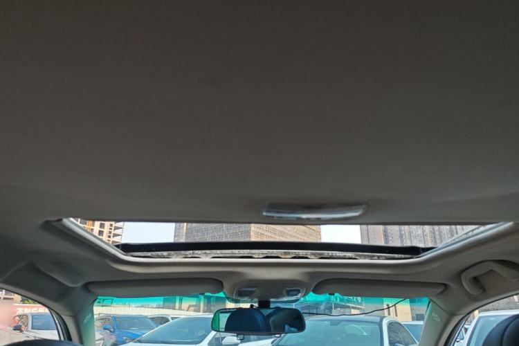 Used BYD G5 2014 1.5TID Automatic Prestige Model Headliner