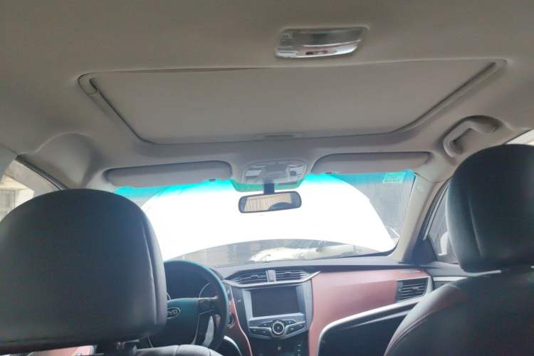 Used BYD G5 2014 1.5TID Automatic Flagship Model Headliner