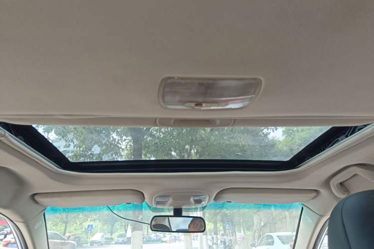 Used BYD G5 2014 1.5TID Automatic Prestige Model Headliner