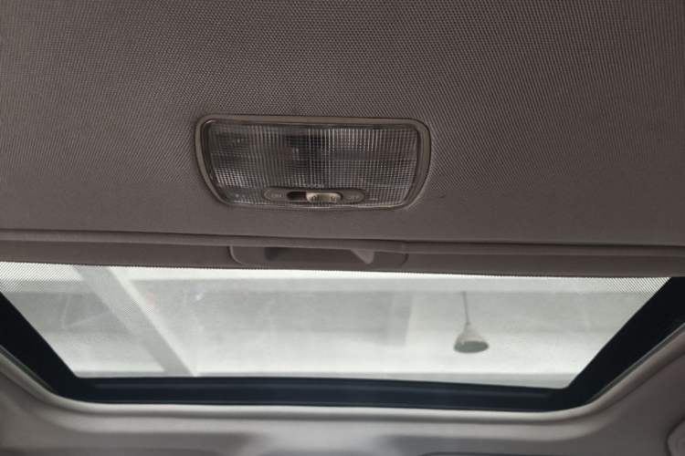 Used BYD G5 2014 1.5TID Automatic Prestige Model Headliner