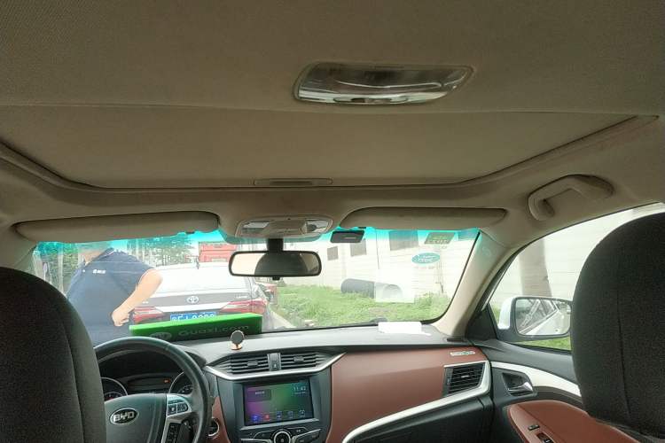 Used BYD G5 2014 1.5TI Manual Luxury Edition Headliner