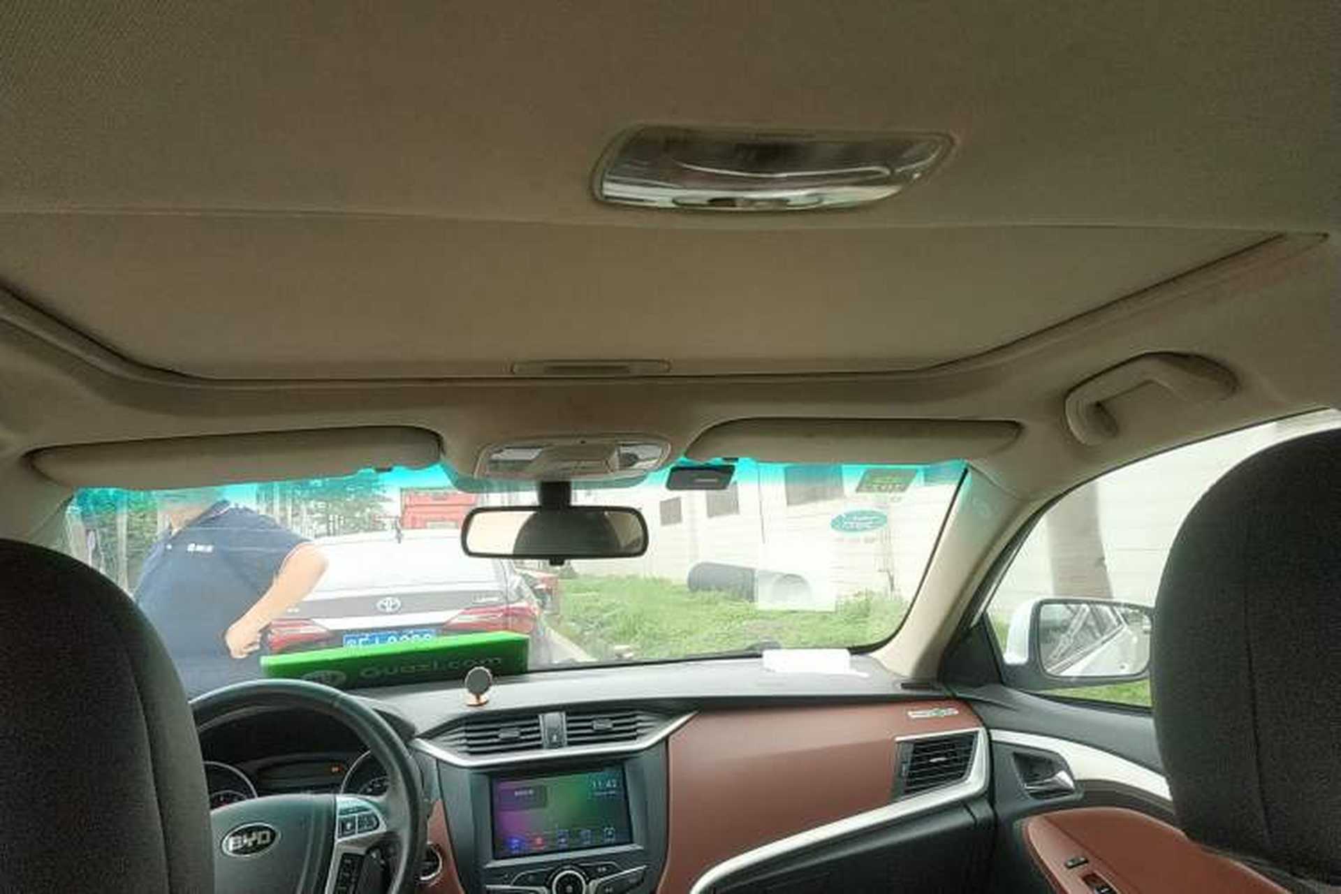 Used BYD G5 2014 1.5TI Manual Luxury Edition Headliner