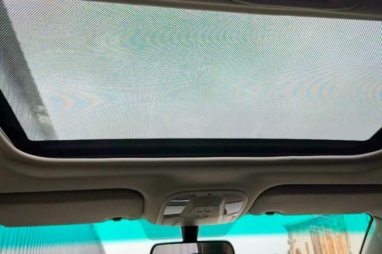 Used BYD G5 2014 1.5TID Automatic Prestige Model Headliner