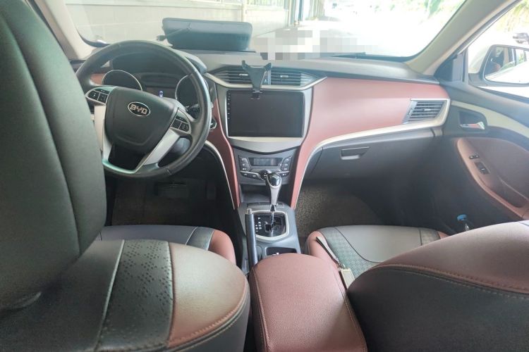Used BYD G5 2014 1.5TID Automatic Luxury Version Headliner
