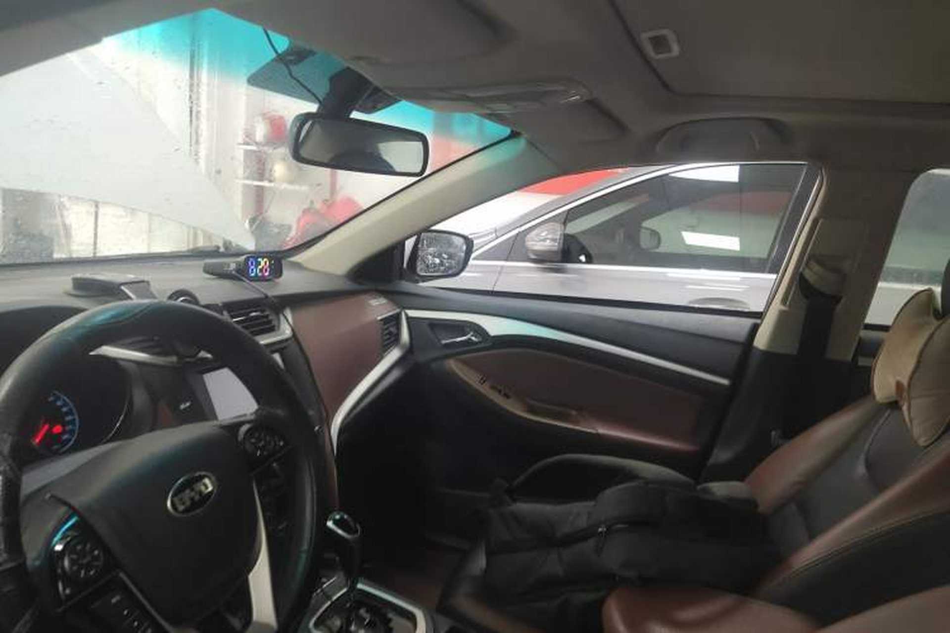 Used BYD G5 2014 1.5TID Automatic Flagship Model Headliner
