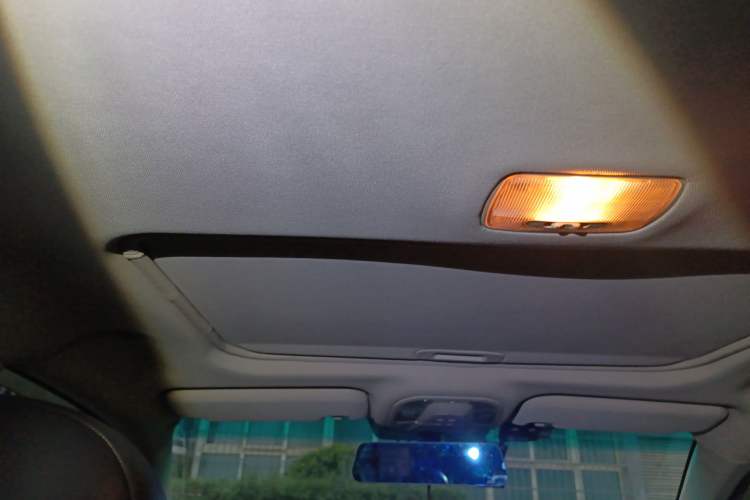 Used BYD G5 2014 1.5TID Automatic Flagship Model Headliner