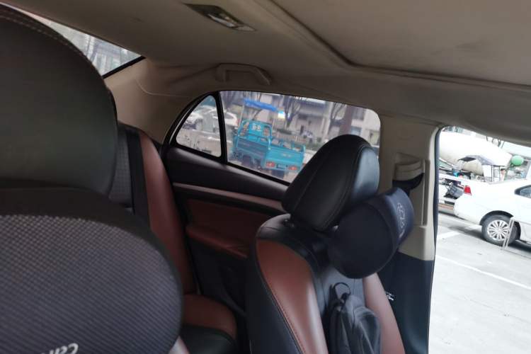 Used BYD G5 2014 1.5TID Automatic Prestige Model Headliner