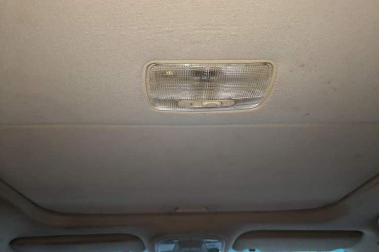Used BYD G5 2014 1.5TID Automatic Prestige Model Headliner