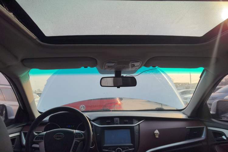 Used BYD G5 2014 1.5TID Automatic Prestige Model Headliner