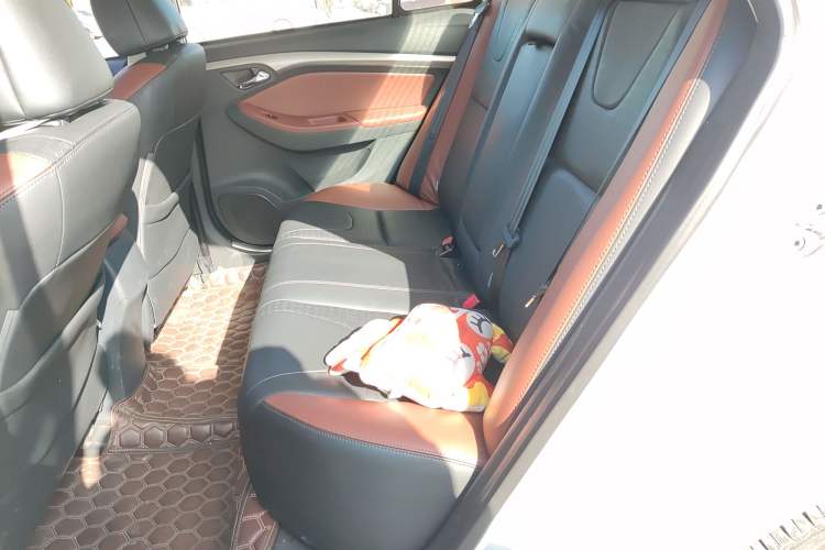 Used BYD G5 2014 1.5TI Manual Luxury Edition Interior 1