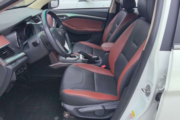 Used BYD G5 2014 1.5TID Automatic Prestige Model Interior 1
