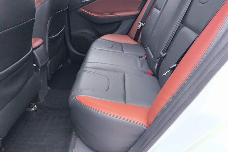 Used BYD G5 2014 1.5TID Automatic Prestige Model Interior 2