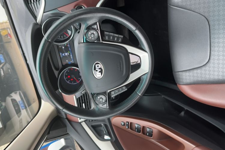 Used BYD G5 2014 1.5TID Automatic Flagship Model Interior 6