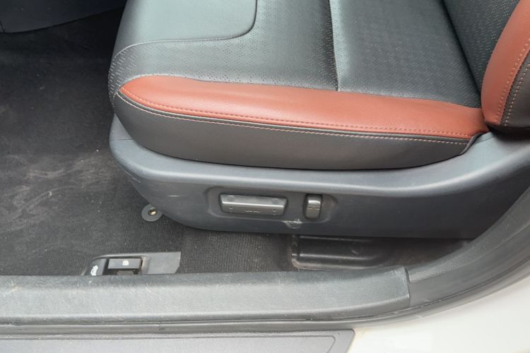 Used BYD G5 2014 1.5TID Automatic Flagship Model Interior 8
