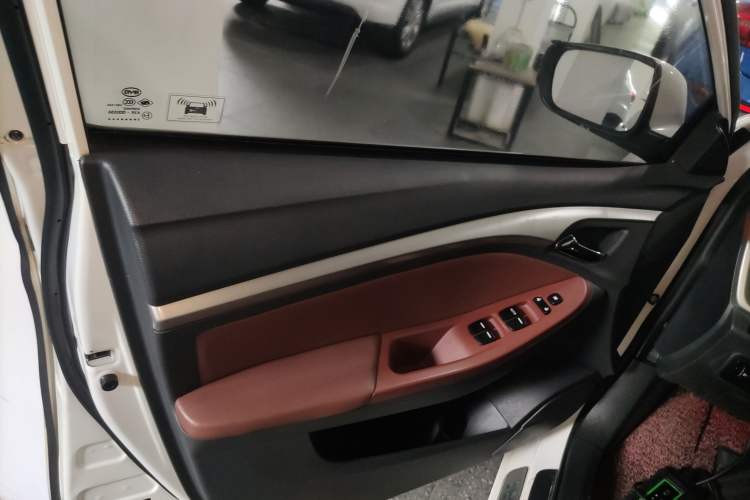 Used BYD G5 2014 1.5TID Automatic Prestige Model Left Front Door Interior
