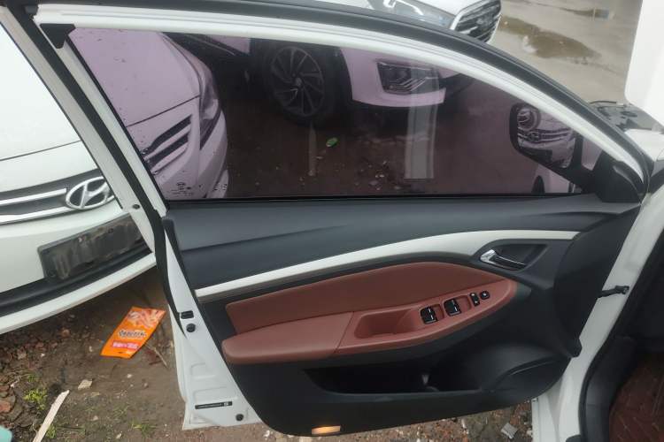 Used BYD G5 2014 1.5TID Automatic Prestige Model Left Front Door Interior