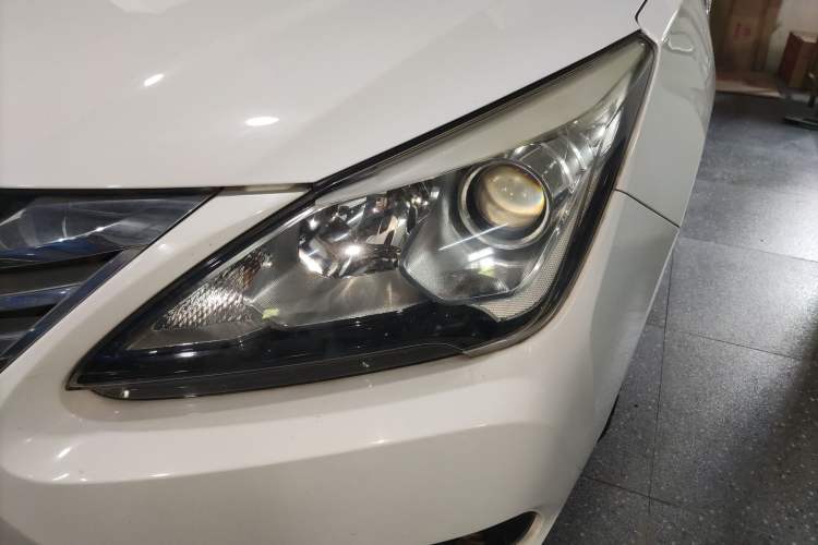 Used BYD G5 2014 1.5TID Automatic Prestige Model Left Front Headlight