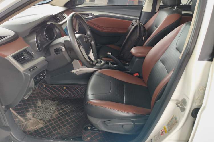 Used BYD G5 2014 1.5TID Automatic Prestige Model Left Front Seat