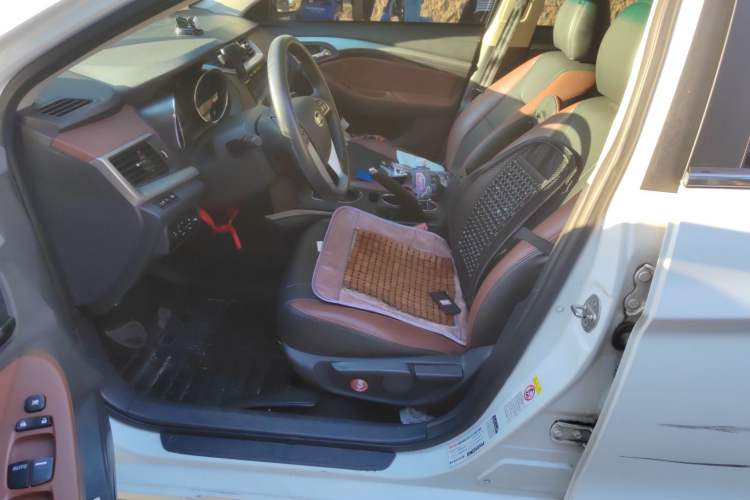 Used BYD G5 2014 1.5TI Manual Luxury Edition Left Front Seat