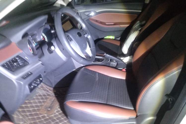 Used BYD G5 2014 1.5TID Automatic Prestige Model Left Front Seat