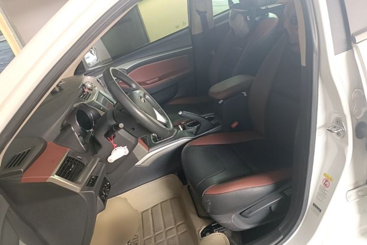 Used BYD G5 2014 1.5TID Automatic Prestige Model Left Front Seat