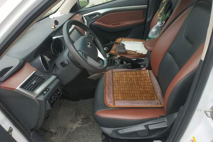 Used BYD G5 2014 1.5TI Manual Luxury Edition Left Front Seat