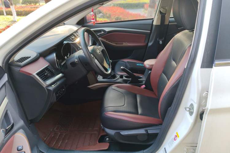 Used BYD G5 2014 1.5TI Manual Luxury Edition Left Front Seat