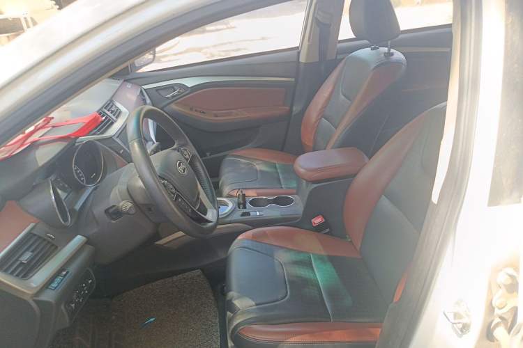 Used BYD G5 2014 1.5TID Automatic Flagship Model Left Front Seat