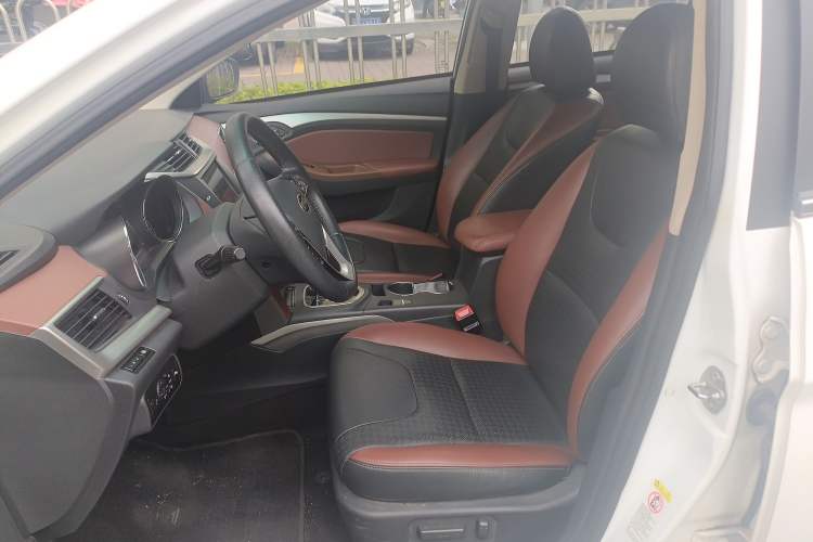 Used BYD G5 2014 1.5TID Automatic Flagship Model Left Front Seat