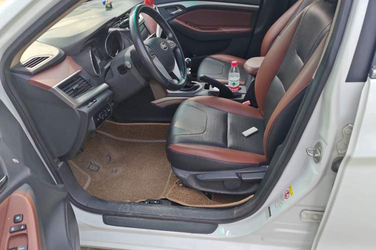 Used BYD G5 2014 1.5TI Manual Luxury Edition Left Front Seat