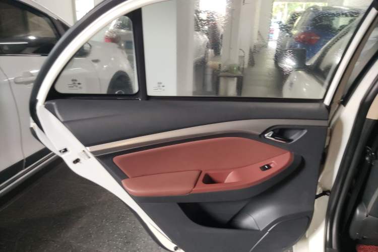 Used BYD G5 2014 1.5TID Automatic Prestige Model Left Rear Door Interior