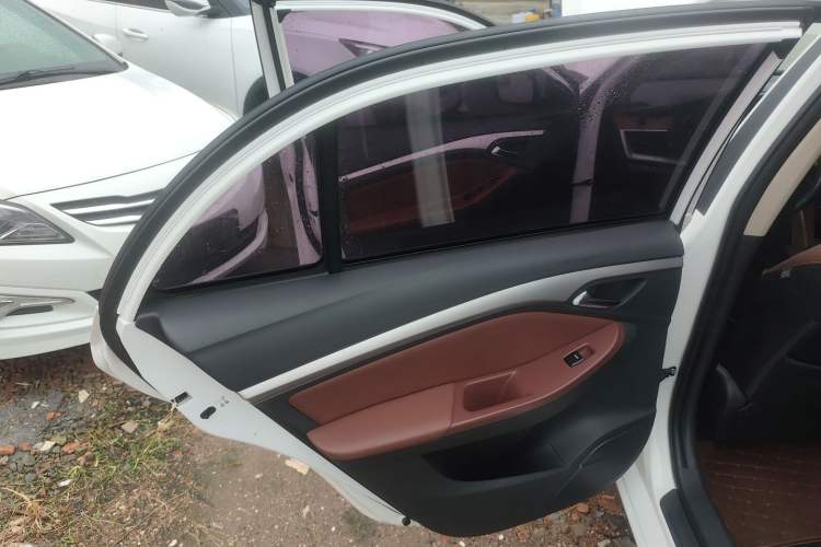 Used BYD G5 2014 1.5TID Automatic Prestige Model Left Rear Door Interior