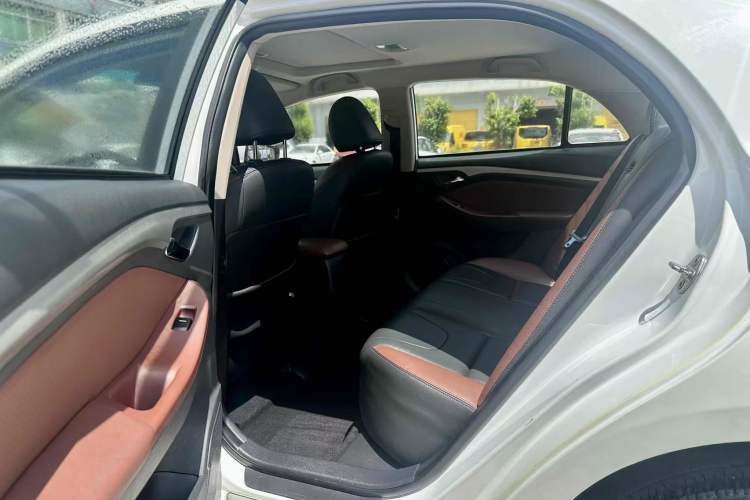 Used BYD G5 2014 1.5TID Automatic Prestige Model Left Rear Seat