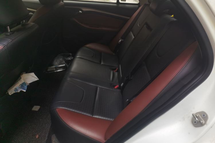 Used BYD G5 2014 1.5TID Automatic Flagship Model Left Rear Seat