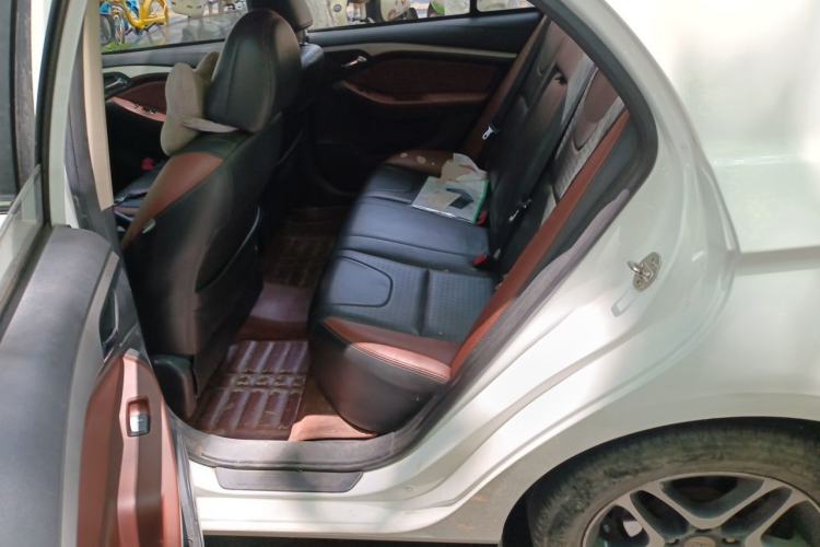 Used BYD G5 2014 1.5TID Automatic Prestige Model Left Rear Seat