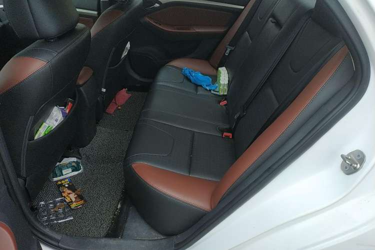 Used BYD G5 2014 1.5TI Manual Luxury Edition Left Rear Seat