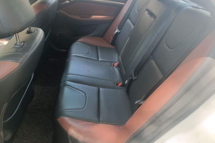 Used BYD G5 2014 1.5TID Automatic Flagship Model Left Rear Seat