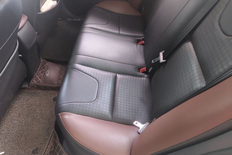 Used BYD G5 2014 1.5TID Automatic Luxury Version Left Rear Seat