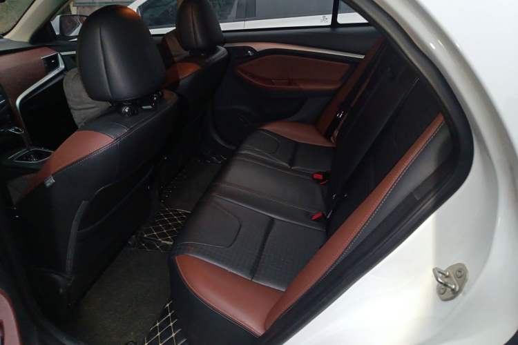 Used BYD G5 2014 1.5TID Automatic Flagship Model Left Rear Seat