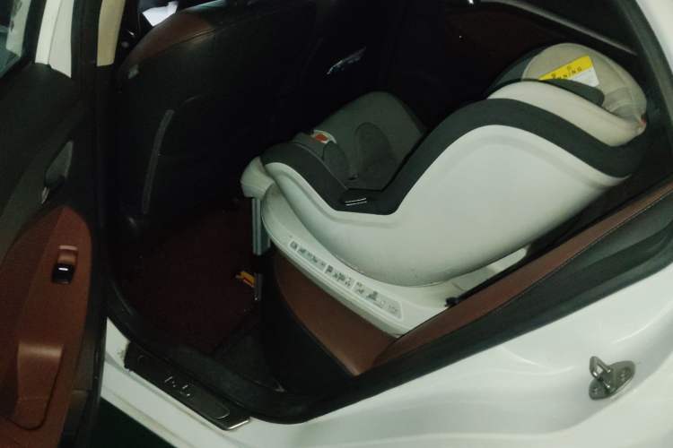 Used BYD G5 2014 1.5TID Automatic Flagship Model Left Rear Seat