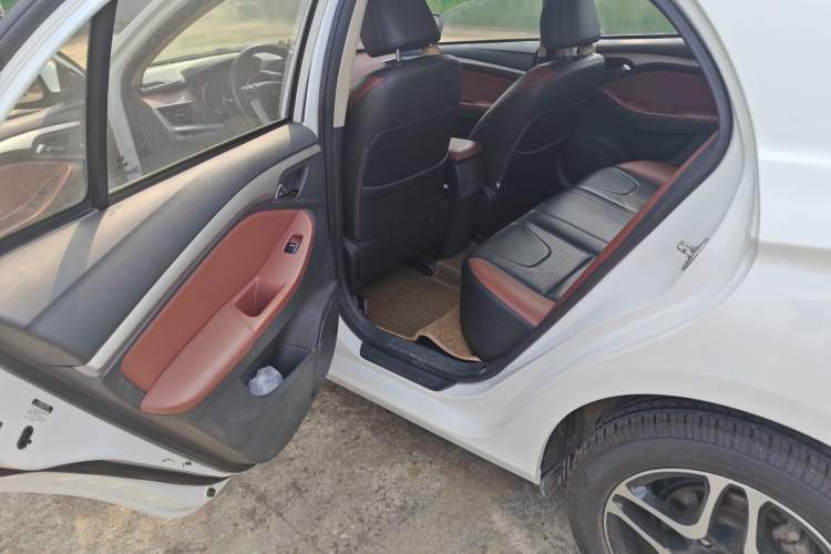 Used BYD G5 2014 1.5TI Manual Luxury Edition Left Rear Seat