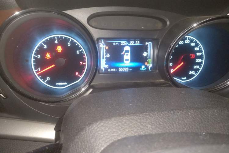 Used BYD G5 2014 1.5TID Automatic Prestige Model Odometer Close Up