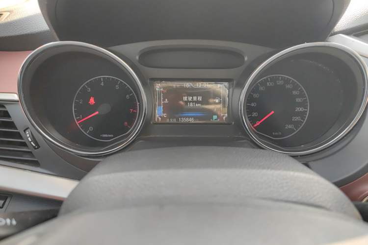Used BYD G5 2014 1.5TID Automatic Prestige Model Odometer Close Up