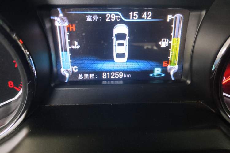 Used BYD G5 2014 1.5TID Automatic Prestige Model Odometer Close Up