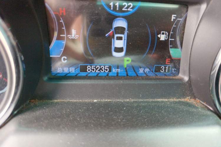 Used BYD G5 2014 1.5TID Automatic Prestige Model Odometer Close Up