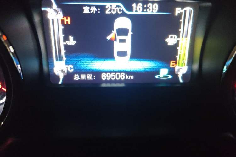 Used BYD G5 2014 1.5TID Automatic Prestige Model Odometer Close Up