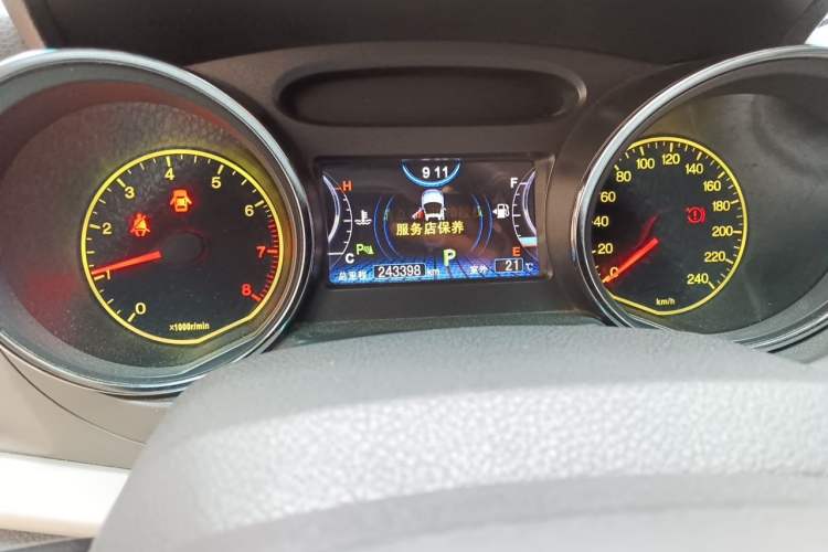 Used BYD G5 2014 1.5TID Automatic Prestige Model Odometer Close Up