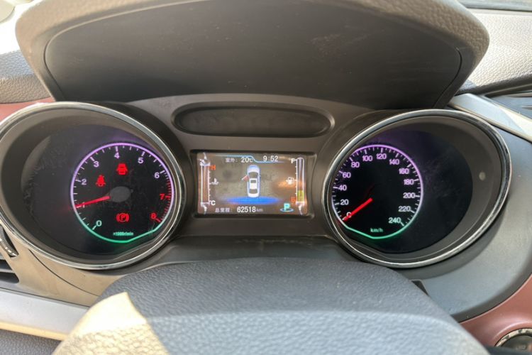Used BYD G5 2014 1.5TID Automatic Flagship Model Odometer Close Up