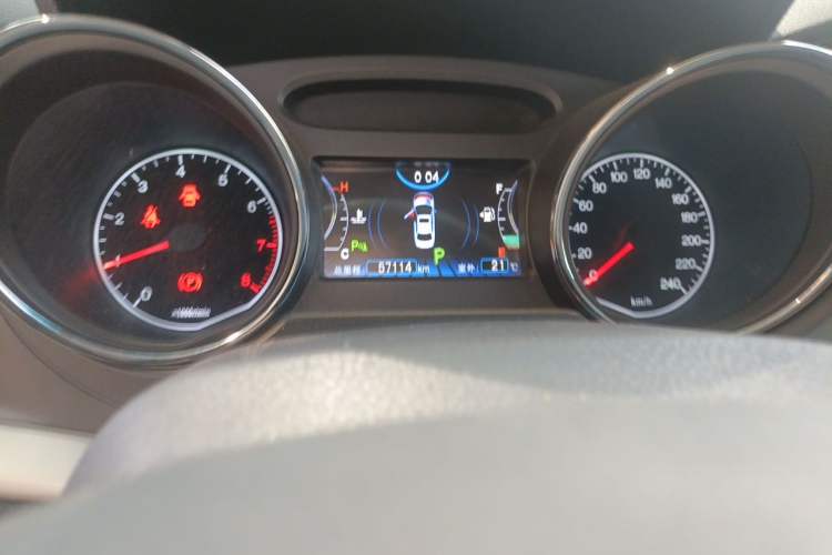 Used BYD G5 2014 1.5TID Automatic Flagship Model Odometer Close Up