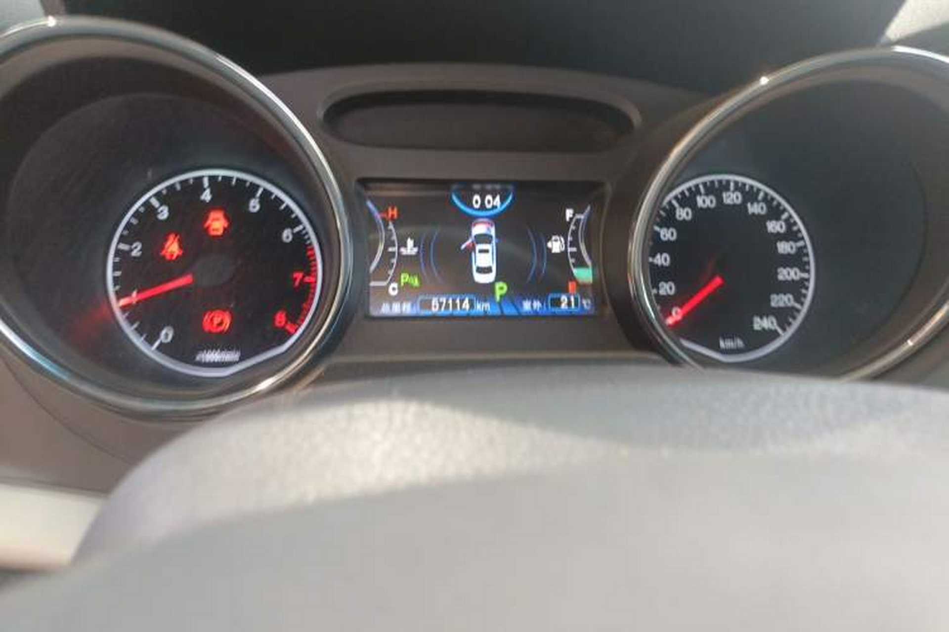 Used BYD G5 2014 1.5TID Automatic Flagship Model Odometer Close Up